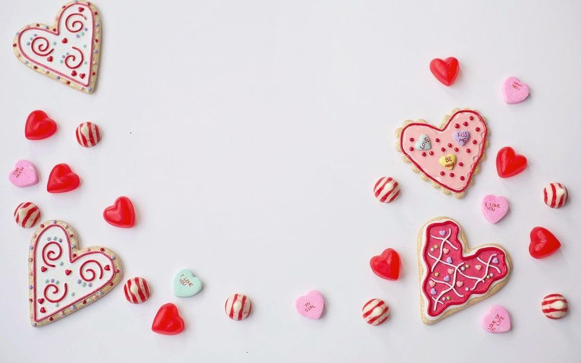 Un surtido artesanal de turrones y gomitas